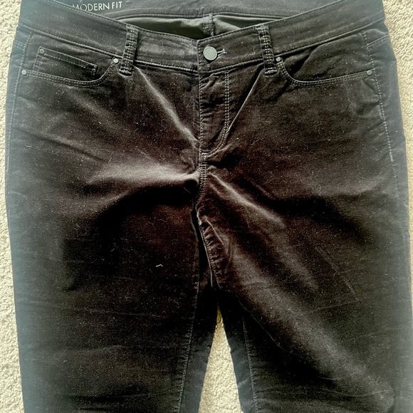Ann Taylor Black Modern Fit Straight Leg Jeans Velvet like Fabric Size 10 - Picture 3 of 7